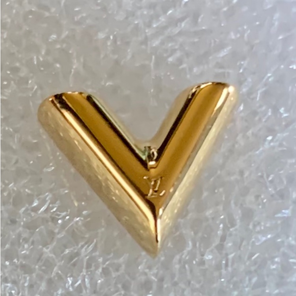 SOLD Louis Vuitton Essential “V” Earrings - Picture 7 of 11